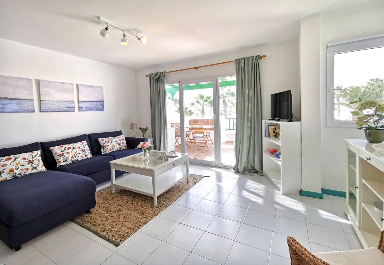 Calypso, Apartamento Completo Con Vistas Al Mar Y A La Piscina En Costa Teguise Kültér fotó