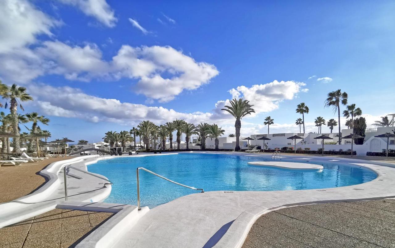 Calypso, Apartamento Completo Con Vistas Al Mar Y A La Piscina En Costa Teguise Kültér fotó