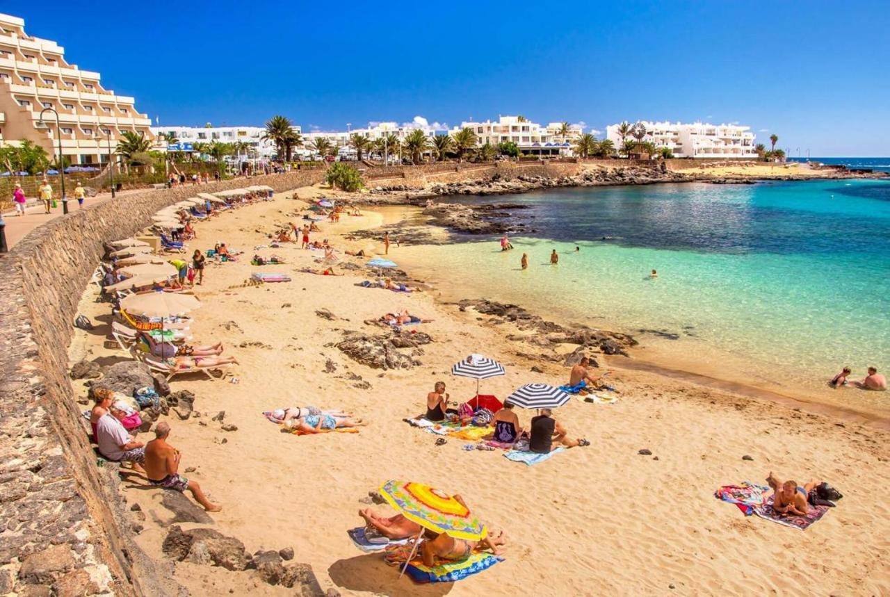 Calypso, Apartamento Completo Con Vistas Al Mar Y A La Piscina En Costa Teguise Kültér fotó