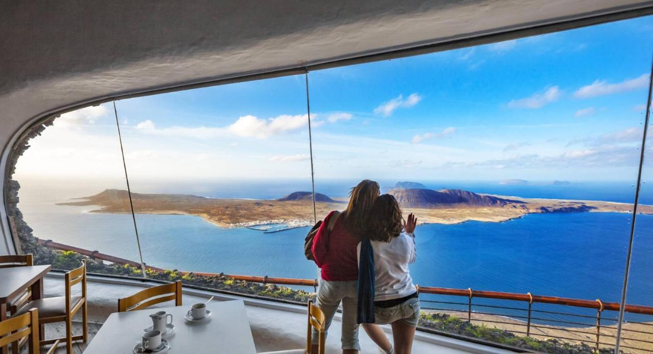 Calypso, Apartamento Completo Con Vistas Al Mar Y A La Piscina En Costa Teguise Kültér fotó