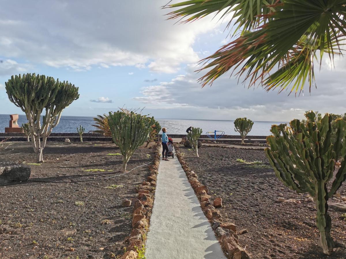Calypso, Apartamento Completo Con Vistas Al Mar Y A La Piscina En Costa Teguise Kültér fotó