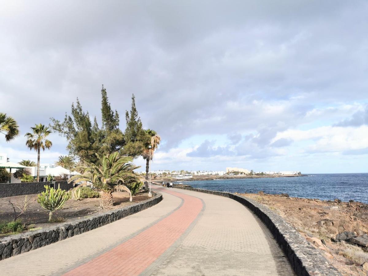 Calypso, Apartamento Completo Con Vistas Al Mar Y A La Piscina En Costa Teguise Kültér fotó